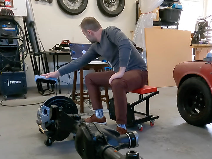 SuperfastMatt using the EINSTAR 3D scanner to scan car parts